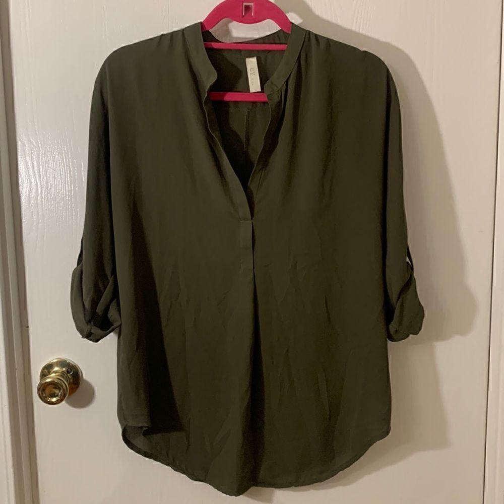 CY USA EUC green sheer long sleeve blouse Size Medium